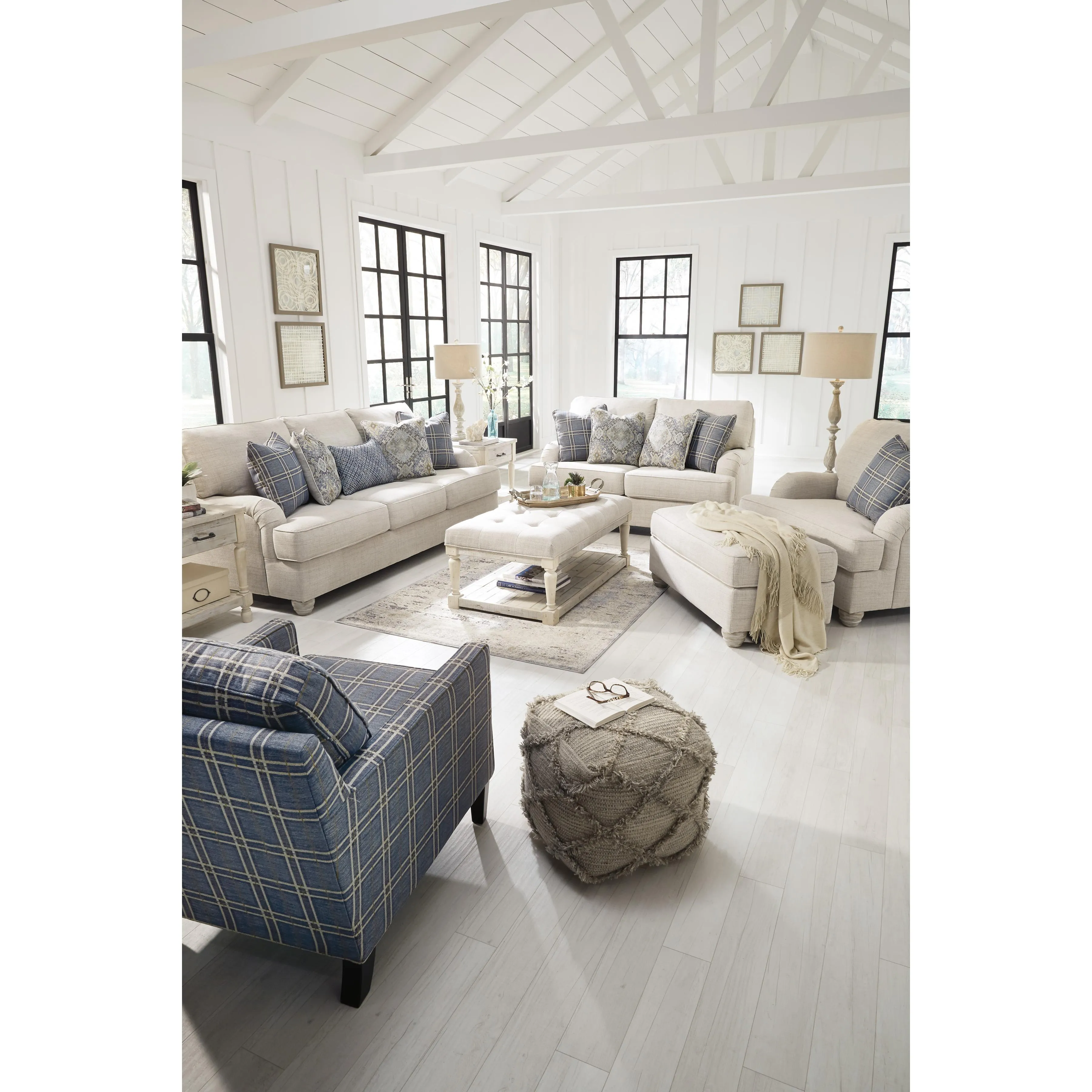 Benchcraft Traemore Stationary Fabric Loveseat 2740335
