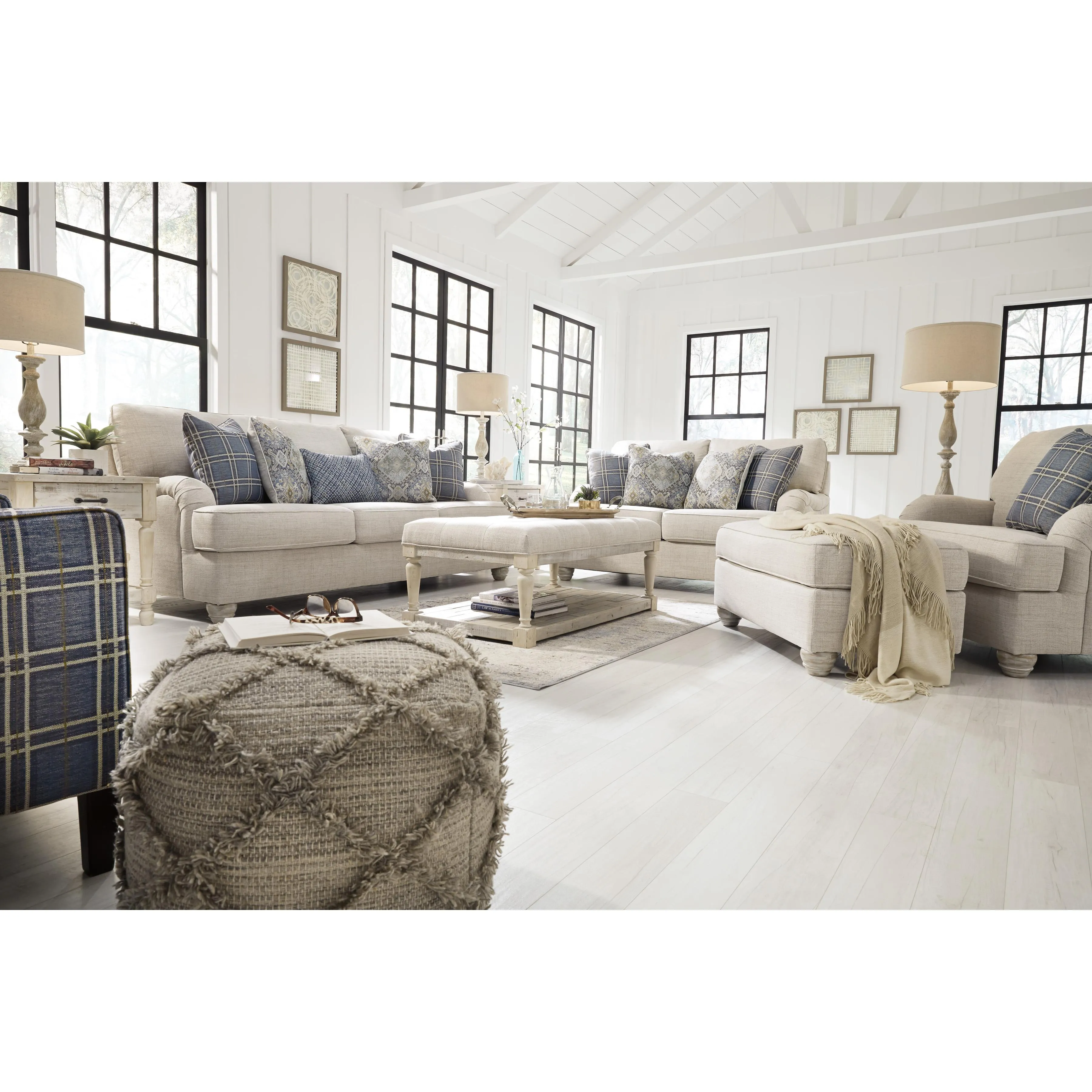 Benchcraft Traemore Stationary Fabric Loveseat 2740335