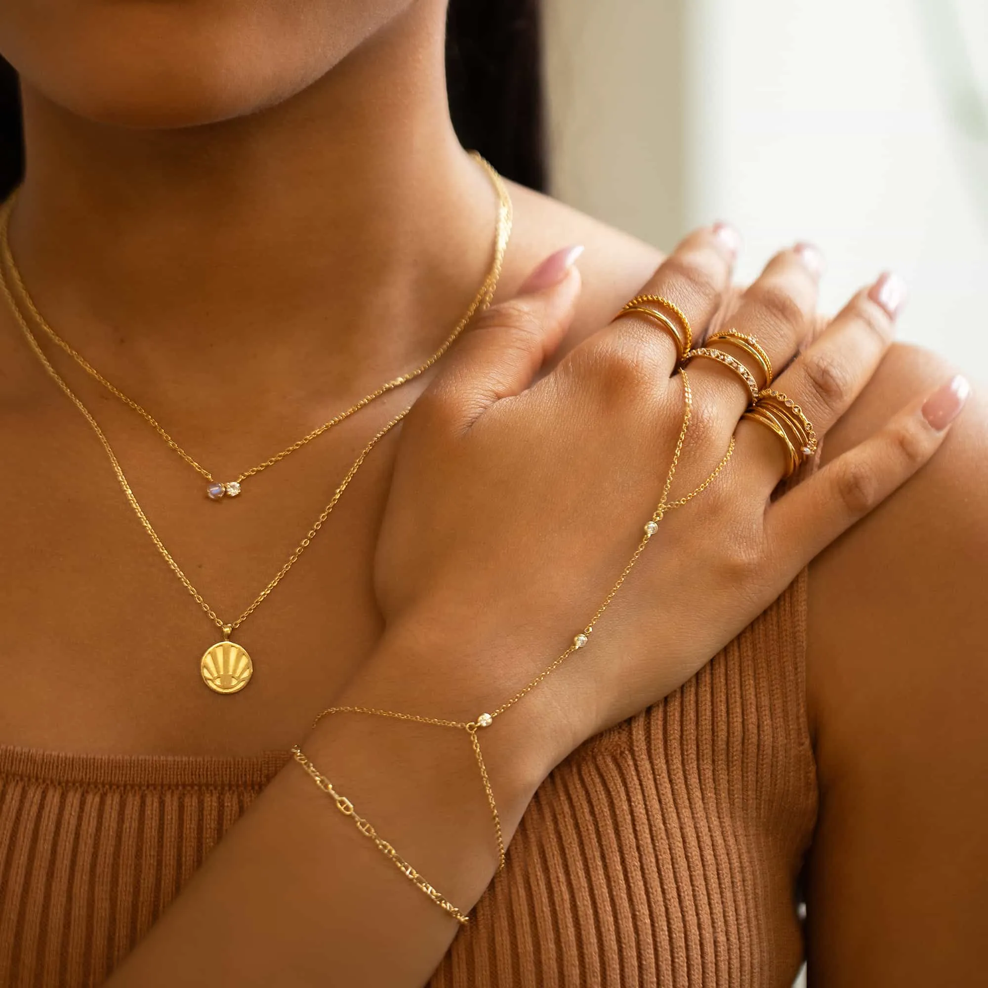 Dainty Crystal Handchain