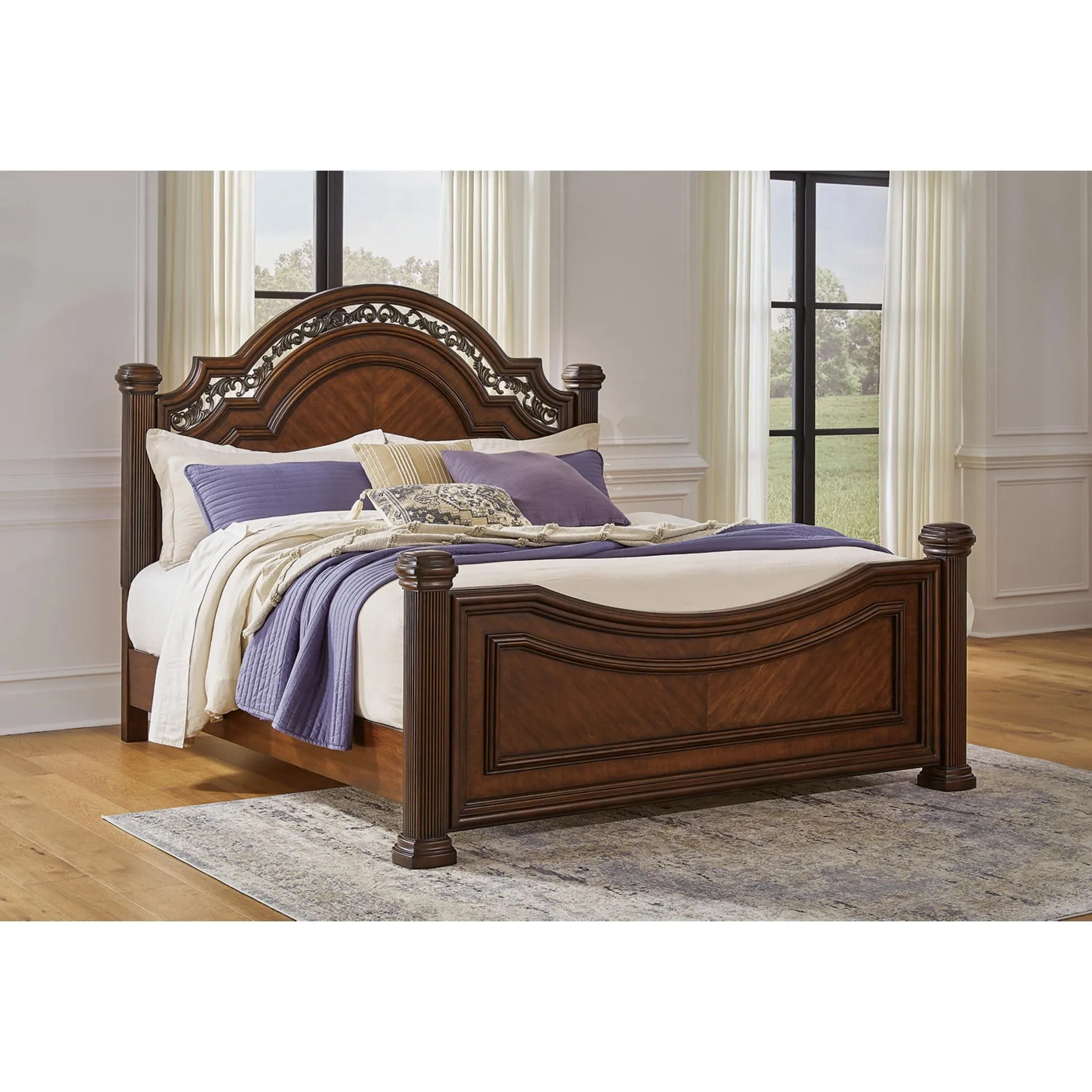 Lavinton Queen Poster Bed - Brown