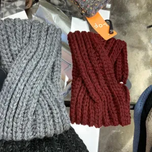 One Size Cross Knit Knit Headband B002