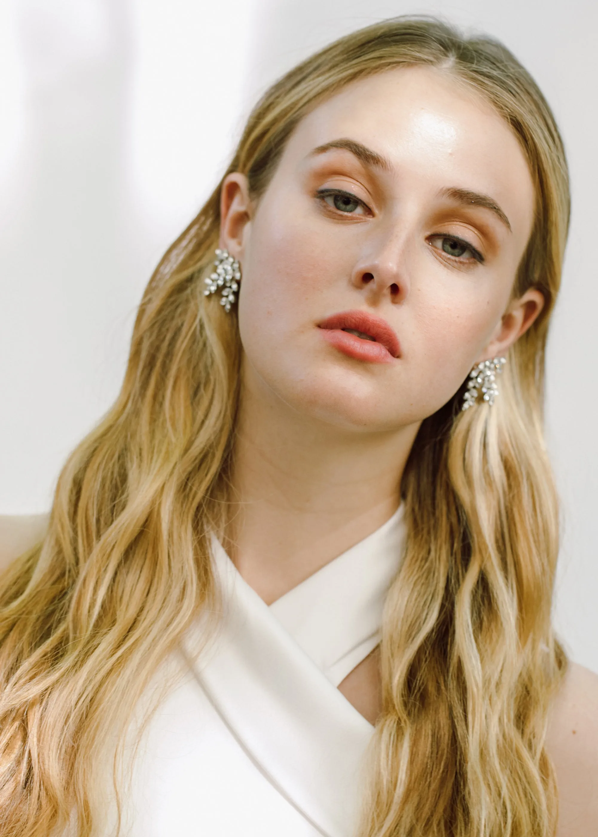 Viniette Earrings -- Crystal
